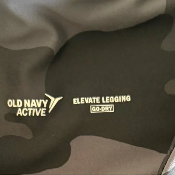 Old Navy Active Gray Camouflage Leggings - Picture 3 of 5